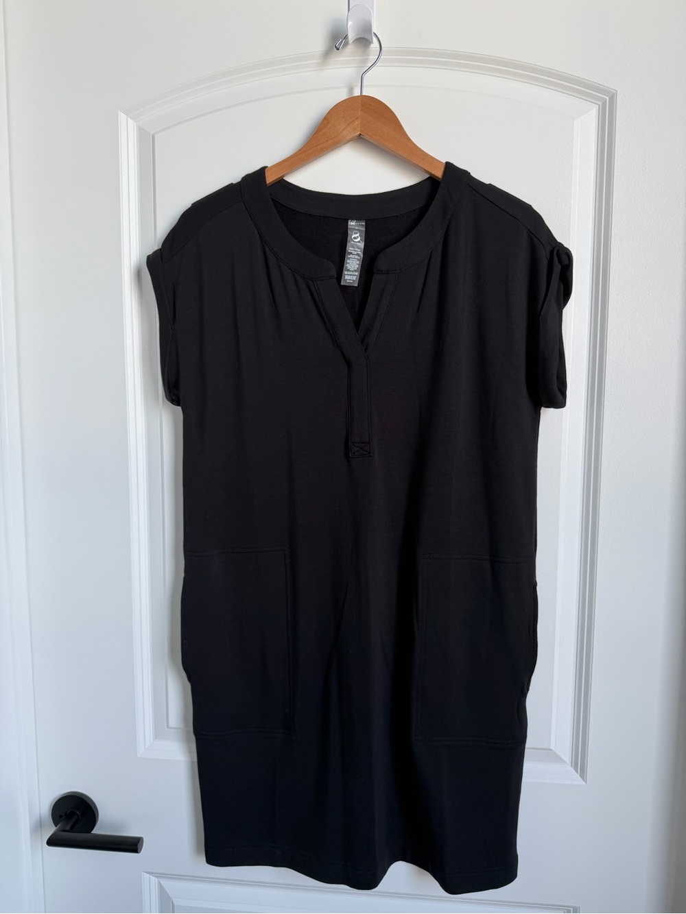 Lou & Grey Black Short-Sleeve Dress